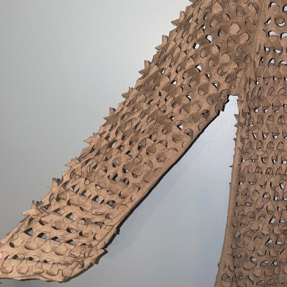 EUC Tribal Clothing Open Weave Net Tan 3/4 Sleeve Top Size Small - Picture 3 of 6